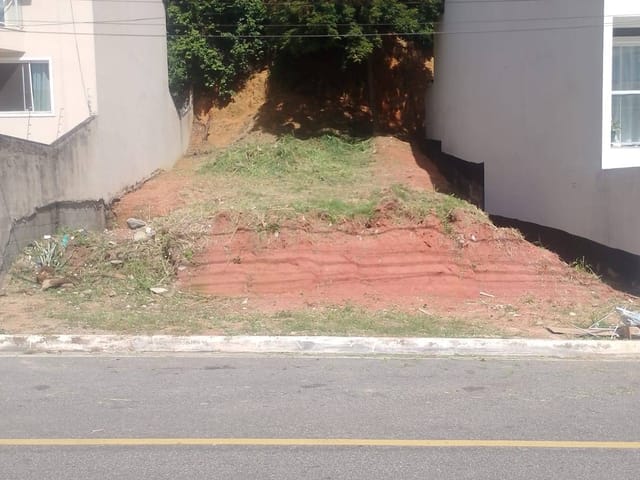 Terreno com 200m², à venda, no bairro Jardim Vitória em Macaé