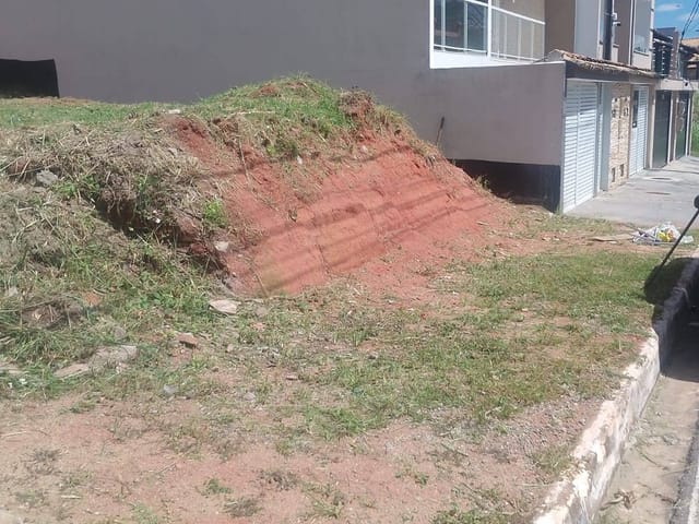 Terreno com 200m², à venda, no bairro Jardim Vitória em Macaé