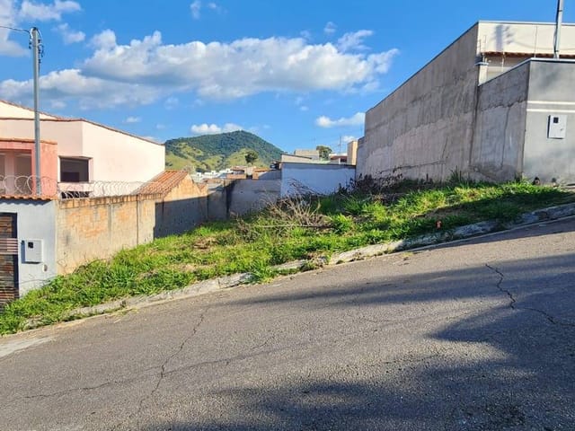 Foto do anúncio: Terreno à Venda em Colina Verde, Itajubá MG