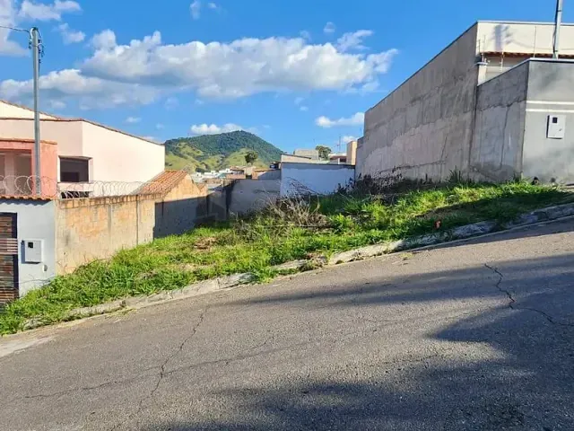Terreno com 200m², à venda, no bairro Colina Verde em Itajubá
