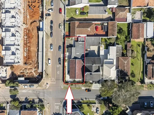 Terreno à venda, no bairro Portão em Curitiba