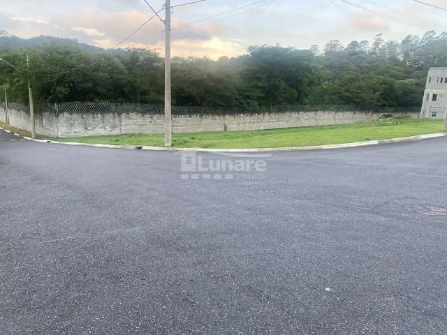 Terreno com 417m², à venda, no bairro Sabaúna em Mogi das Cruzes