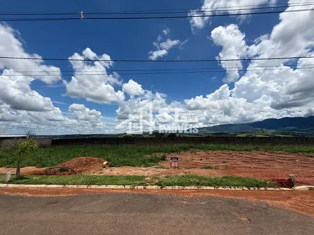 Terreno com 300m², à venda, no bairro Condominio Village em Andradas