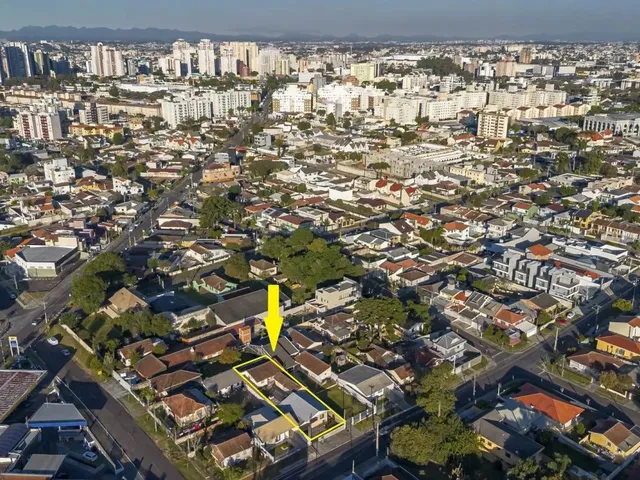 Terreno com 444m² 4 quartos e 3 banheiros, à venda, no bairro Portão em Curitiba