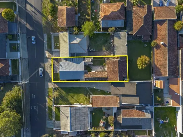 Terreno com 444m² 4 quartos e 3 banheiros, à venda, no bairro Portão em Curitiba
