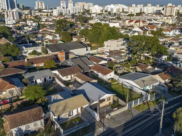 Terreno com 444m² 4 quartos e 3 banheiros, à venda, no bairro Portão em Curitiba