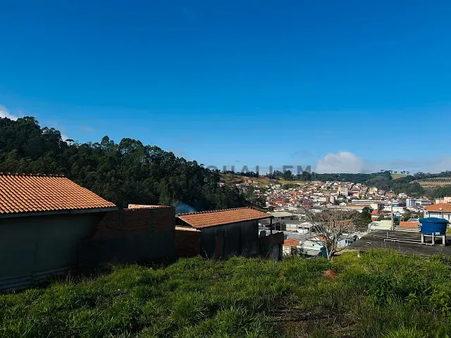 Terreno com 250m², à venda, no bairro Serra Azul em Maria da Fé