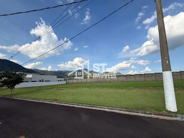 Terreno com 600m², à venda, no bairro Jardim Panorama em Andradas