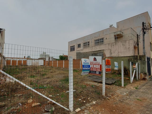 Terreno com 432m², à venda, no bairro Centro em Ponta Grossa