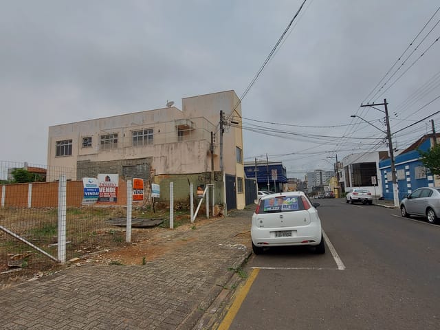 Terreno com 432m², à venda, no bairro Centro em Ponta Grossa