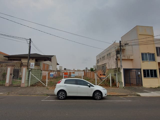 Terreno com 432m², à venda, no bairro Centro em Ponta Grossa