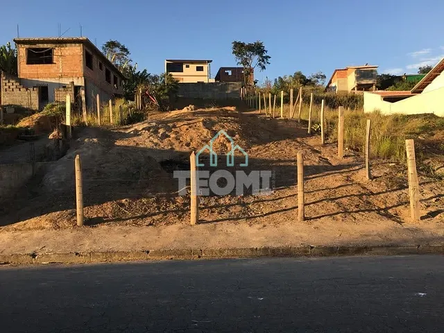 Terreno com 415m², à venda, no bairro Residencial Estoril em Taubaté