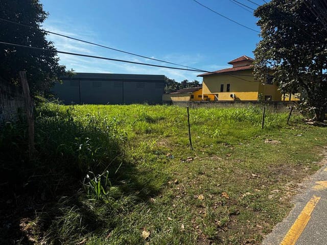 Terreno com 968m², à venda, no bairro Glória em Macaé