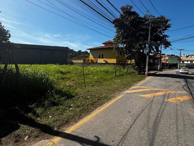 Terreno com 968m², à venda, no bairro Glória em Macaé