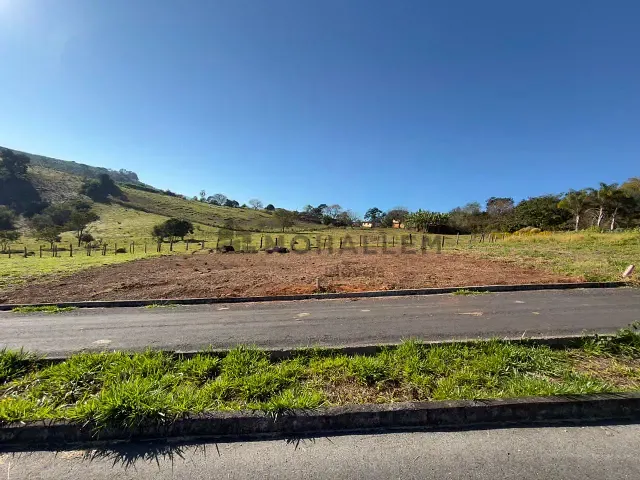 Terreno com 220m², à venda, no bairro Bica em Pedralva