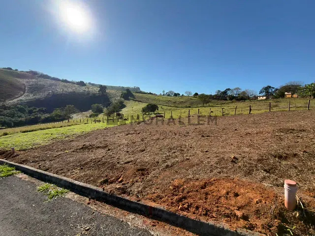 Terreno com 220m², à venda, no bairro Bica em Pedralva
