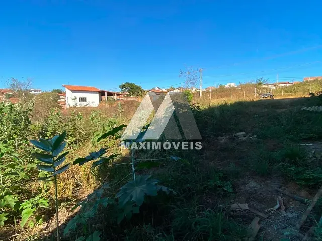 Terreno com 160m², à venda, no bairro São Francisco II em Araçuaí