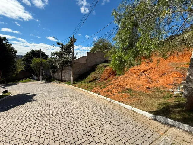 Terreno com 313m², à venda, no bairro Santos Dumont em Juiz de Fora