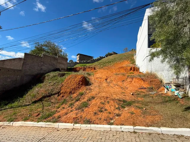 Terreno com 313m², à venda, no bairro Santos Dumont em Juiz de Fora