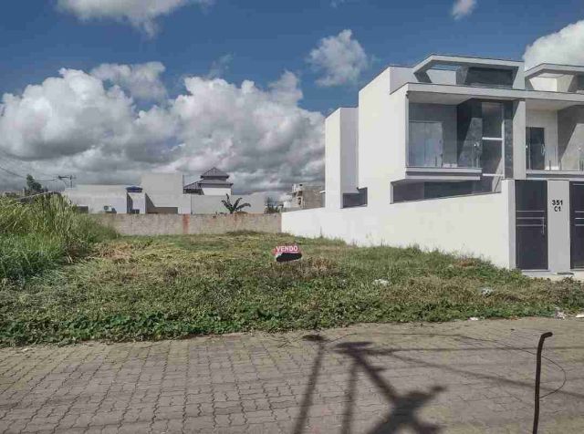 Terreno com 300m², à venda, no bairro Riviera em Campos dos Goytacazes