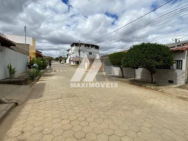 Terreno com 360m², à venda, no bairro São Geraldo em Araçuaí