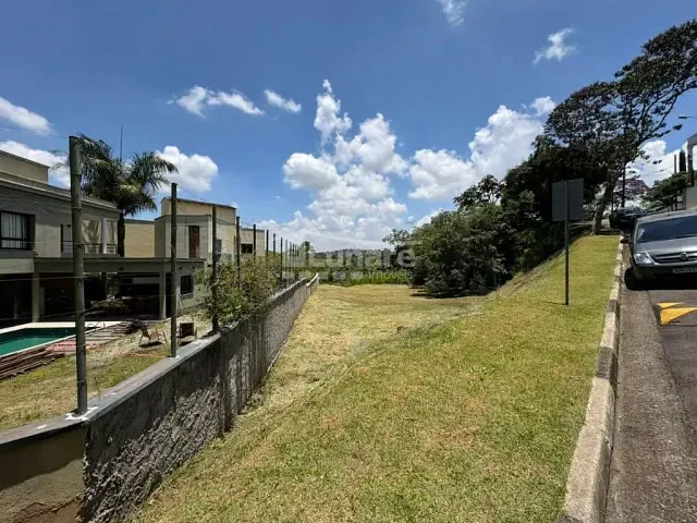 Terreno com 876m², à venda, no bairro Jardim Aracy em Mogi das Cruzes