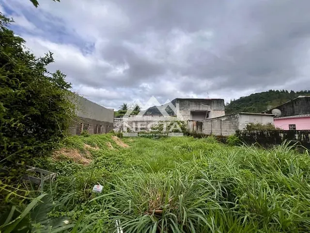 Terreno com 300m², à venda, no bairro Rio do Ouro em Caraguatatuba