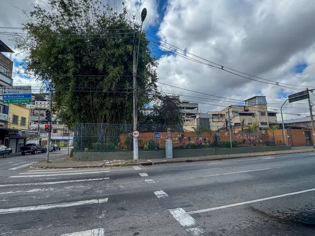 Terreno com 437m², à venda, no bairro Ladeira em Juiz de Fora