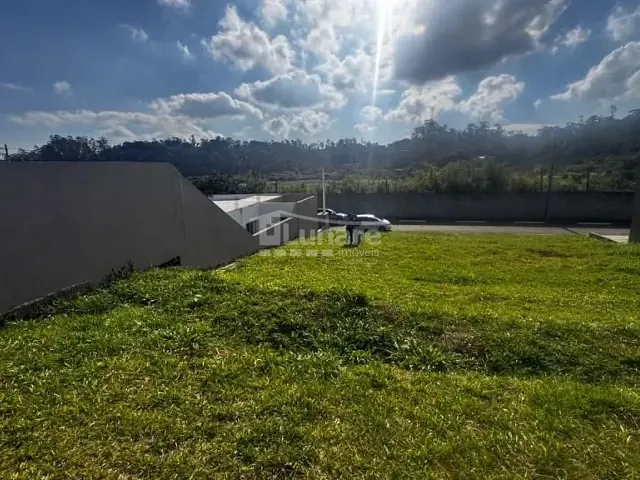 Terreno com 300m², à venda, no bairro Sabaúna em Mogi das Cruzes