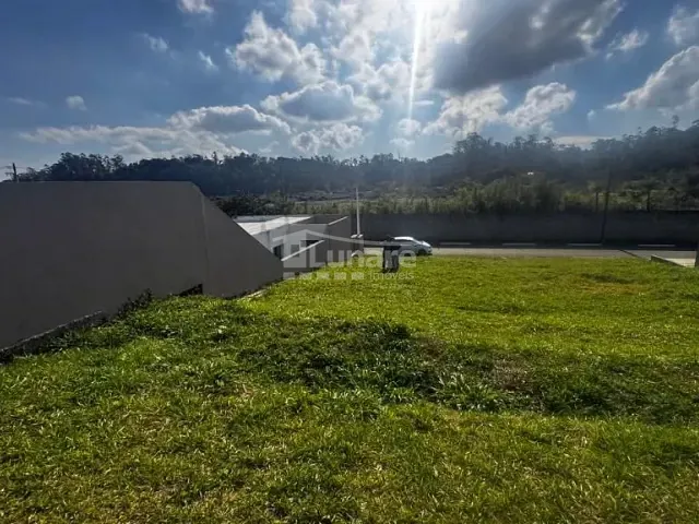 Terreno com 300m², à venda, no bairro Sabaúna em Mogi das Cruzes