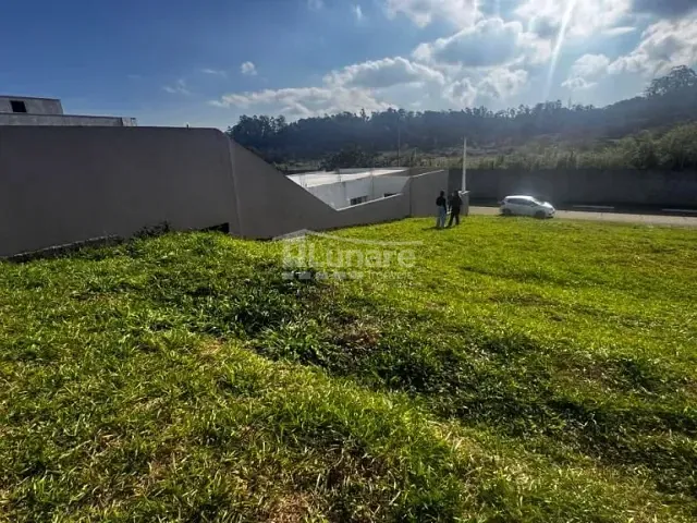 Terreno com 300m², à venda, no bairro Sabaúna em Mogi das Cruzes