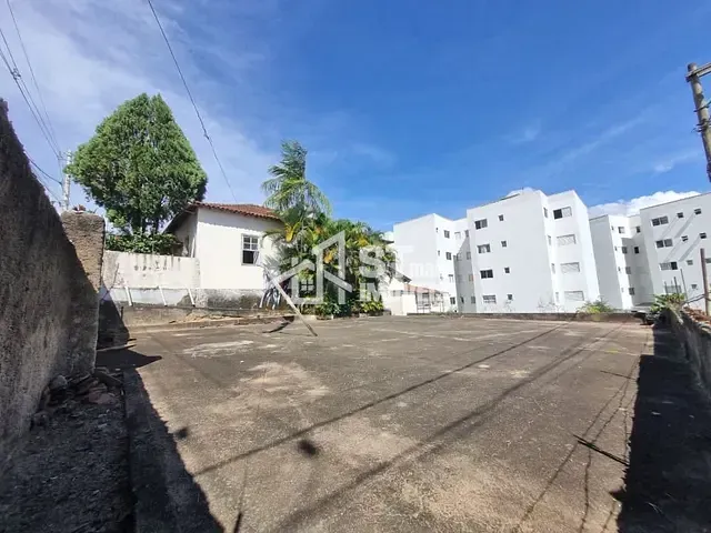 Terreno com 960m², à venda, no bairro Vila Santa Rita em Andradas