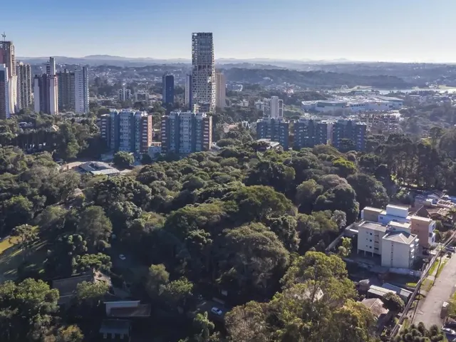 Terreno com 1294m² 6 quartos e 7 banheiros, à venda, no bairro Mossunguê em Curitiba