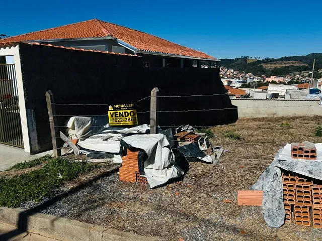Terreno com 250m², à venda, no bairro Serra Azul em Maria da Fé