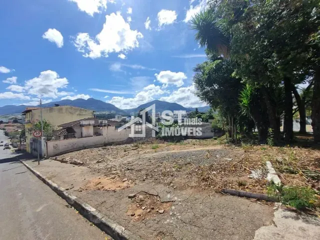Terreno com 460m², à venda, no bairro Vila Santa Rita em Andradas