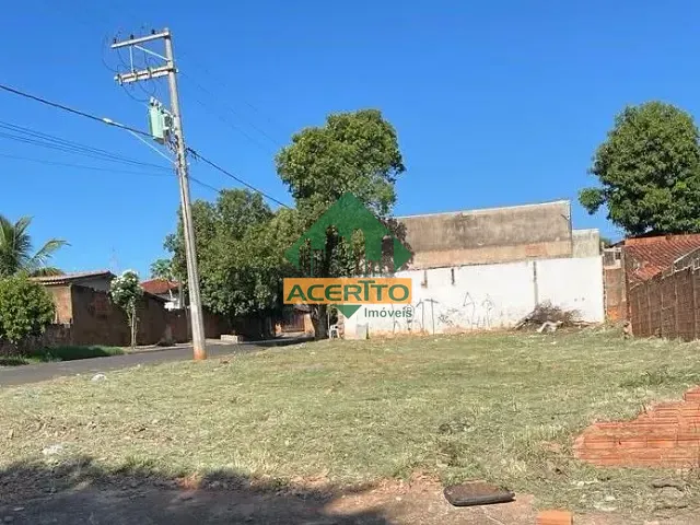 Terreno com 360m², à venda, no bairro Umuarama em Araçatuba