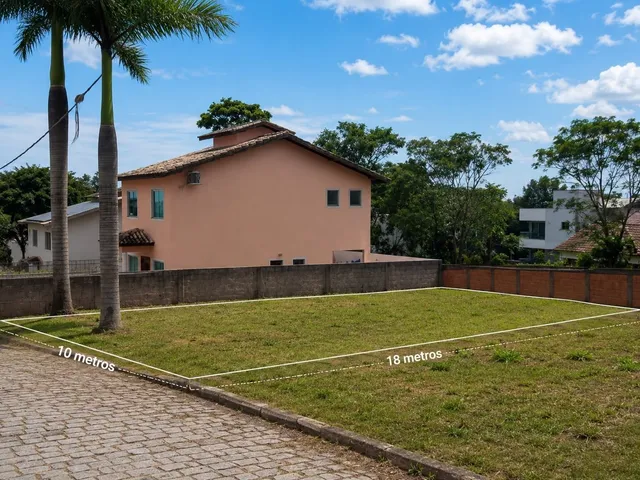 Terreno com 180m², à venda, no bairro Granja dos Cavaleiros em Macaé
