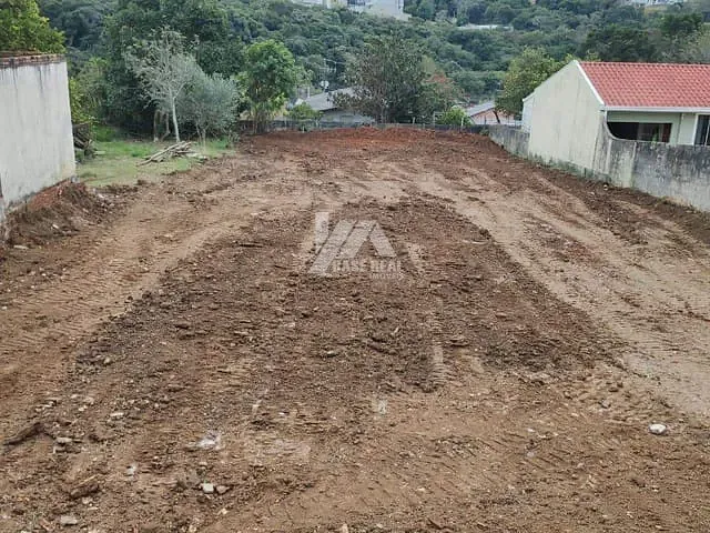Terreno com 616m², à venda, no bairro Uvaranas em Ponta Grossa
