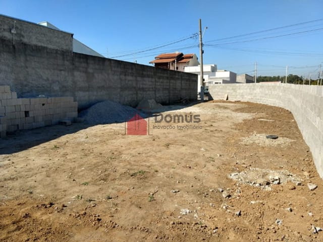 Terreno à venda, no bairro Parque das Palmeiras em Pindamonhangaba