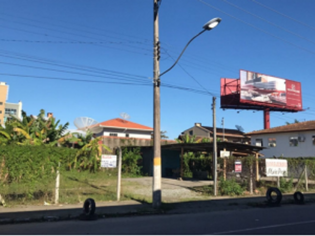 Terreno com 420m², à venda, no bairro Meia Praia em Itapema