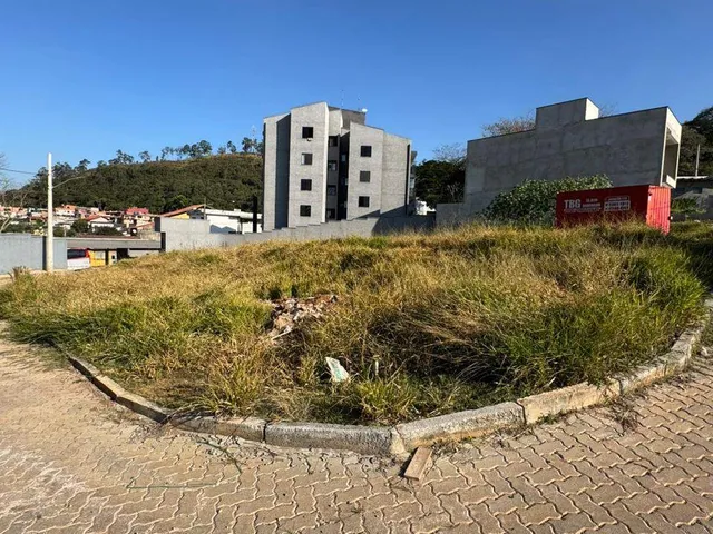 Terreno com 162m², à venda, no bairro Centro em Cajamar
