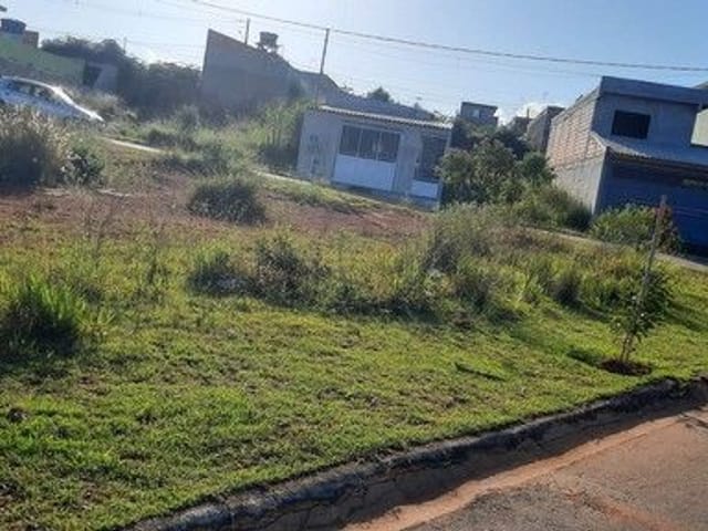 Terreno com 220m², à venda, no bairro Nhambuca em Cotia