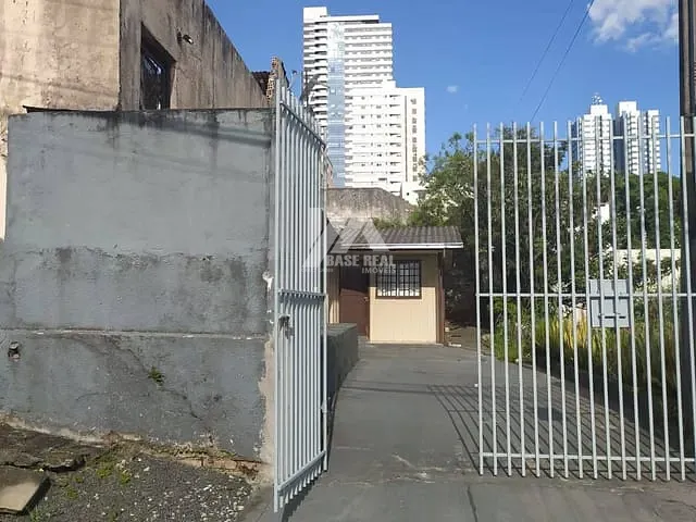 Terreno com 384m², à venda, no bairro Centro em Ponta Grossa