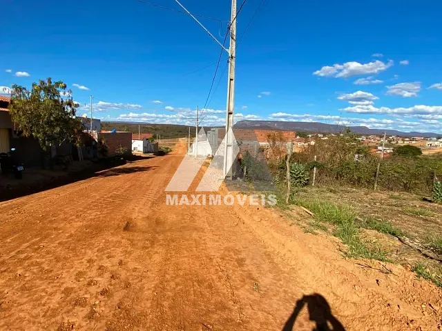 Terreno com 180m², à venda, no bairro São Francisco II em Araçuaí