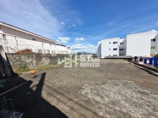 Terreno com 170m², à venda, no bairro Vila Camargo em Andradas