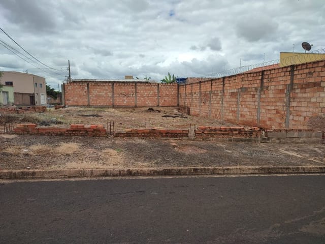 Foto do Terreno - Terreno à venda, 258 m² por R$ 130.000,00 - São José - Uberaba/MG | ZUCATO IMOBILIARIA LTDA