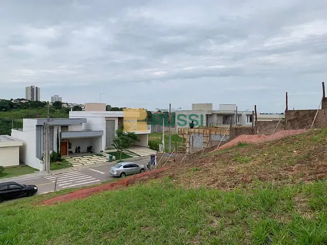 Terreno com 306m², à venda, no bairro Jardim Dora em Jacareí