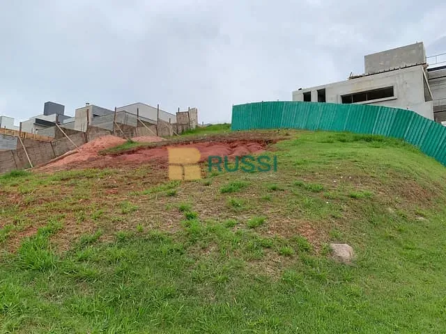 Terreno com 306m², à venda, no bairro Jardim Dora em Jacareí