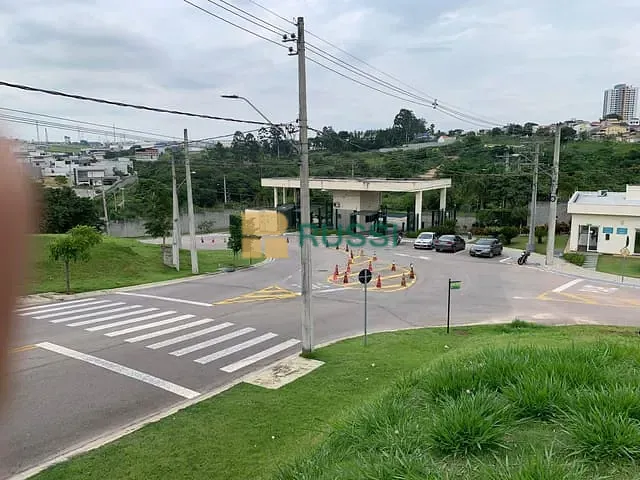 Terreno com 306m², à venda, no bairro Jardim Dora em Jacareí