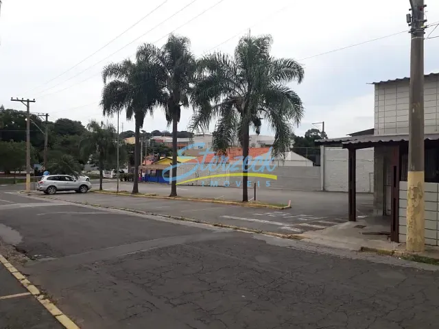 Terreno com 850m², à venda, no bairro Centro em Vinhedo